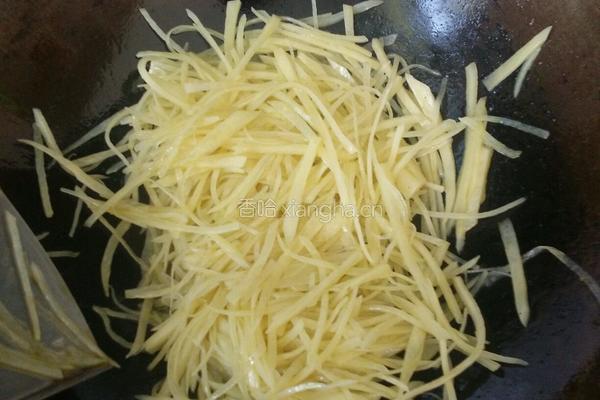 老干妈土豆丝的做法图解2