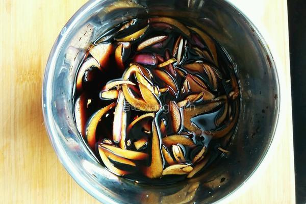 电饭锅焖鸡的做法图解2