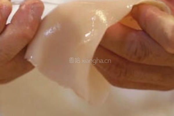 韭菜炒鱿鱼的做法图解1