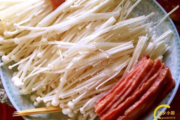 培根金针菇的做法图解1