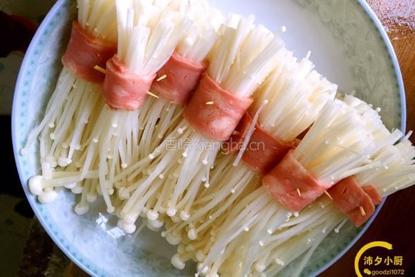 培根金针菇的做法图解2