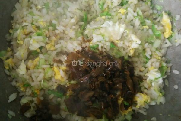 白菜鸡蛋炒饭的做法图解7
