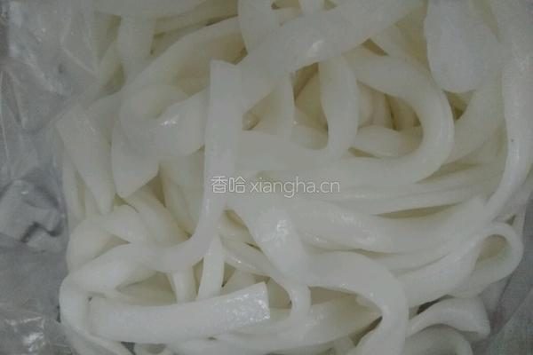牛肉炒河粉的做法图解1