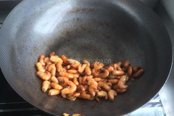 彩椒炒河虾的做法图解2