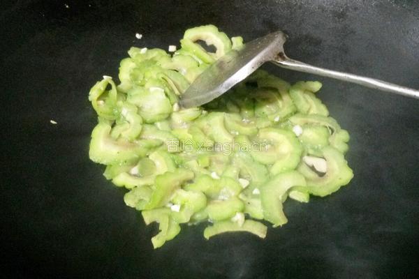 耗油苦瓜的做法图解4