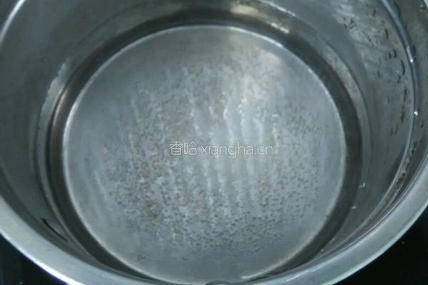 煮鸡油菌的做法图解2
