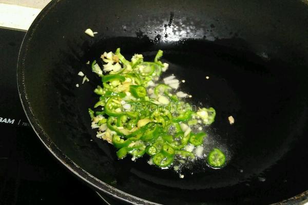 凉拌豆芽木耳的做法图解5