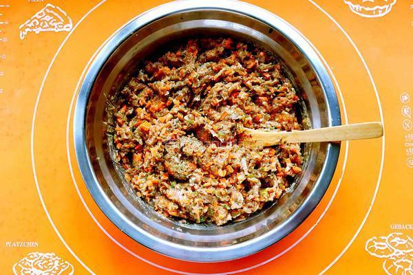 月牙饺子的做法图解2