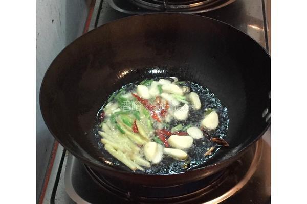 土豆炖牛肉的做法图解3