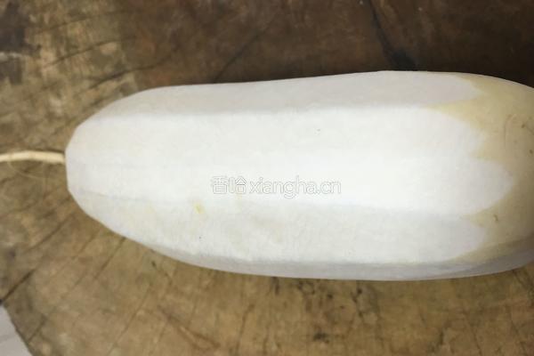 爽口萝卜的做法图解1