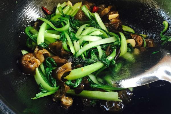 木耳炒青菜的做法图解8