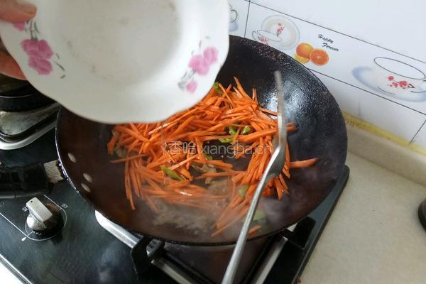 胡萝卜炒肉的做法图解8