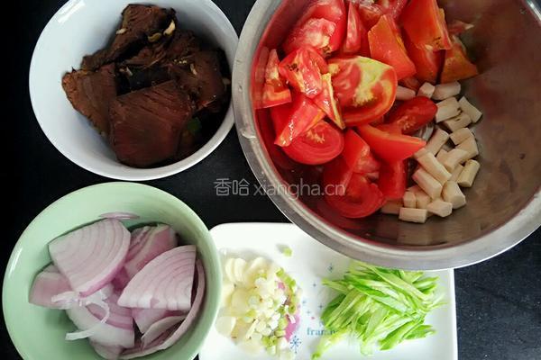 蕃茄洋葱山药牛肉汤的做法图解2