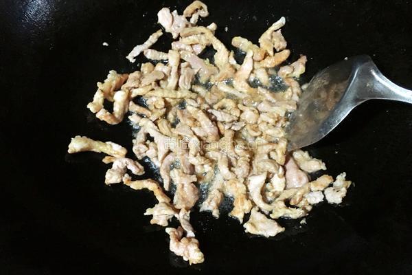 榨菜炒肉丝的做法图解4