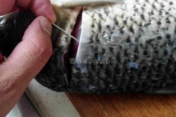 浇汁鲤鱼的做法图解1