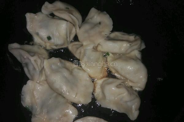 金黄煎饺的做法图解3