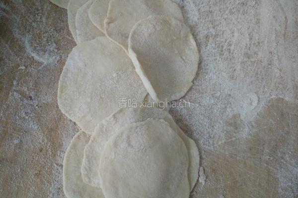 猪肉大葱饺子的做法图解3
