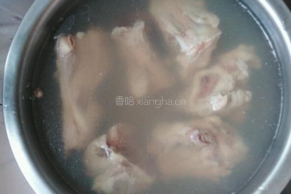 猪骨香菇煲的做法图解3