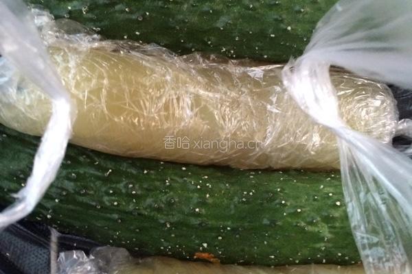 爽口黄瓜粉皮的做法图解1