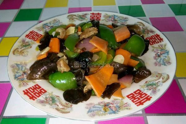 青椒胡萝卜炒木耳