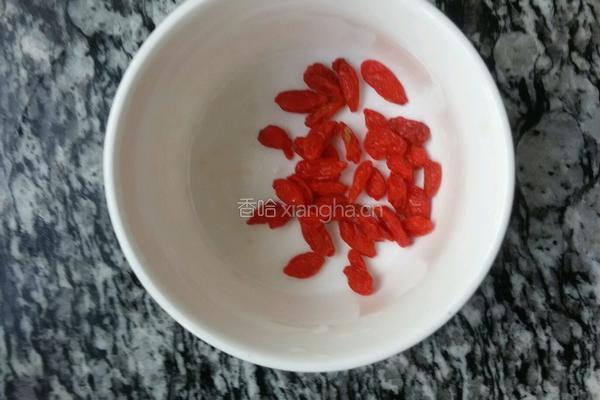 银耳莲子红枣汤的做法图解4