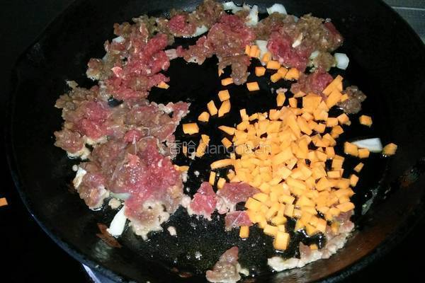 孜然牛肉炒大米饭的做法图解5