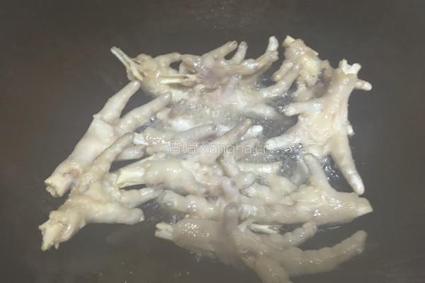 风味凤爪的做法图解4