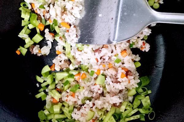 太阳花牛肉炒饭的做法图解8