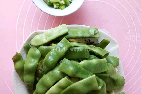 东北炖豆角的做法图解1