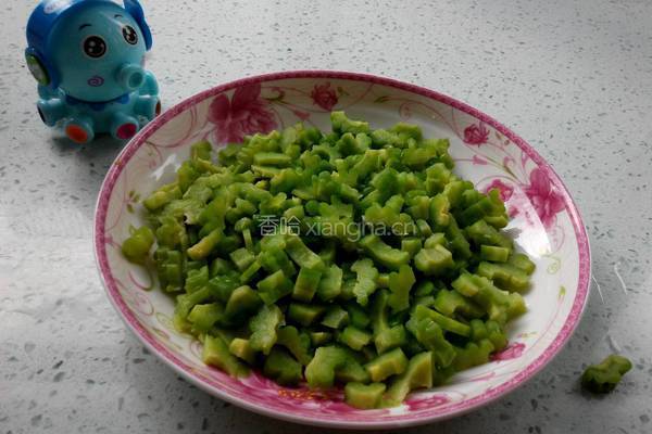 苦瓜炒鸡蛋的做法图解4