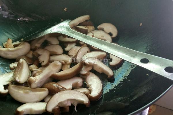 香菇炒肉的做法图解6