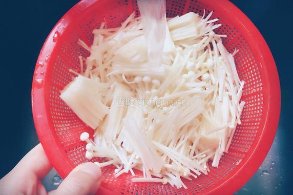 金针菇木耳肉片汤的做法图解6