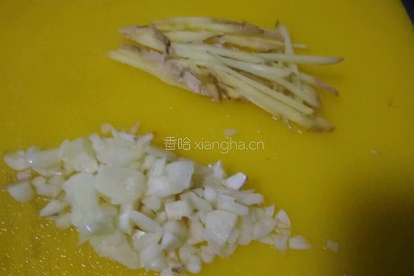 双椒蒜苔炒猪心的做法图解4