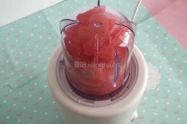 蜂蜜西瓜冰沙的做法图解5