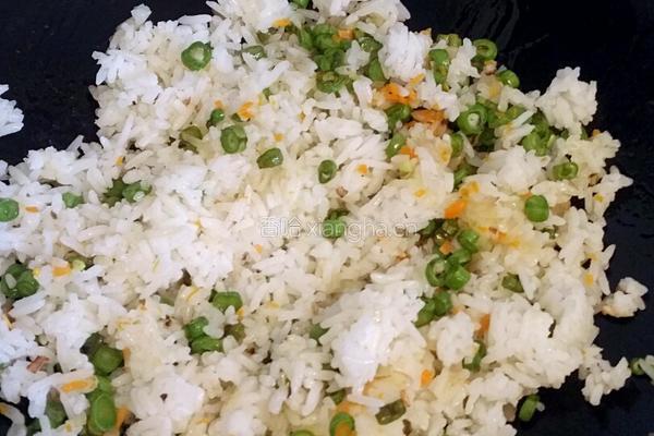 豇豆酱油炒饭的做法图解6