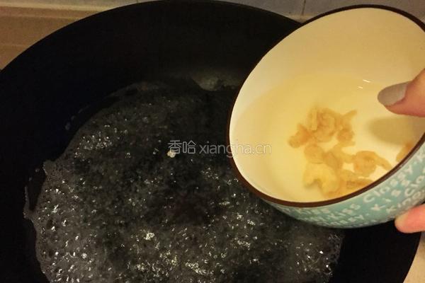 菠菜豆腐瘦肉海米蛋花汤的做法图解5