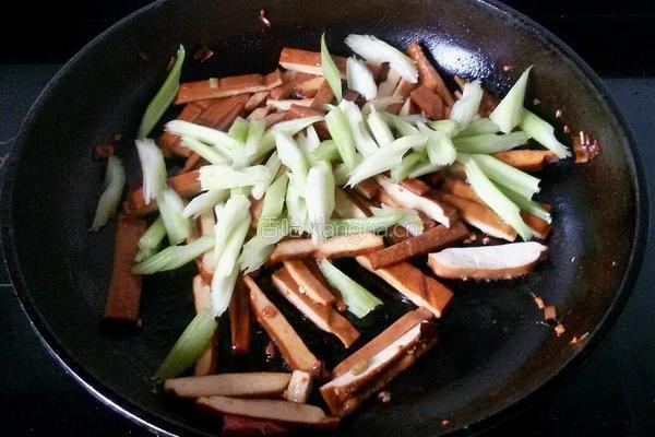 西芹炒香干的做法图解6