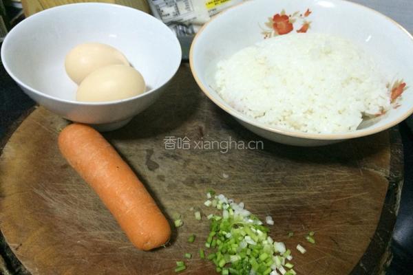 黄金蛋炒饭的做法图解1