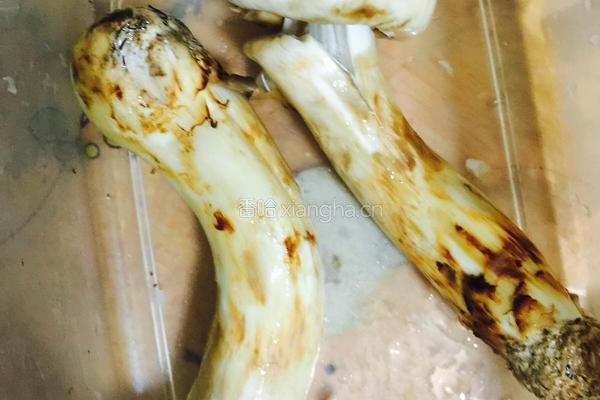 松茸奶酪蛋饼的做法图解1