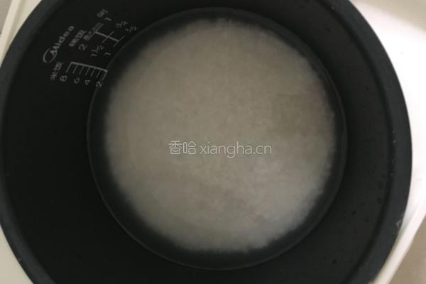 土豆腊肉焖大米饭的做法图解4