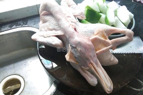 豉油鸭的做法图解1