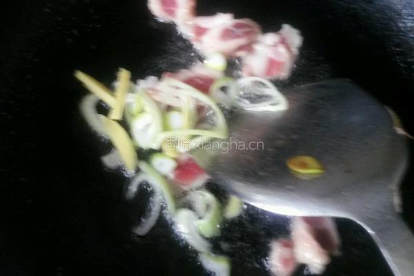 白菜炒蘑菇的做法图解3