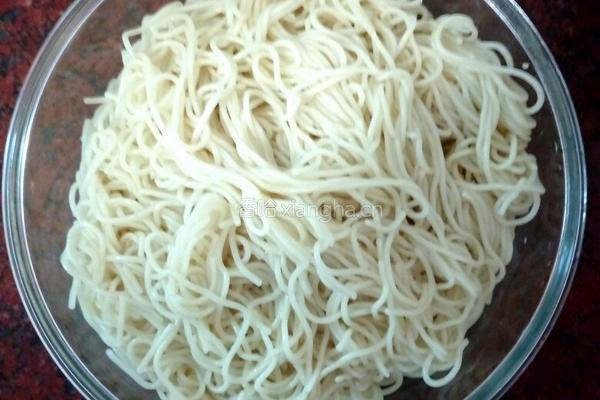 杂烩炒面的做法图解2
