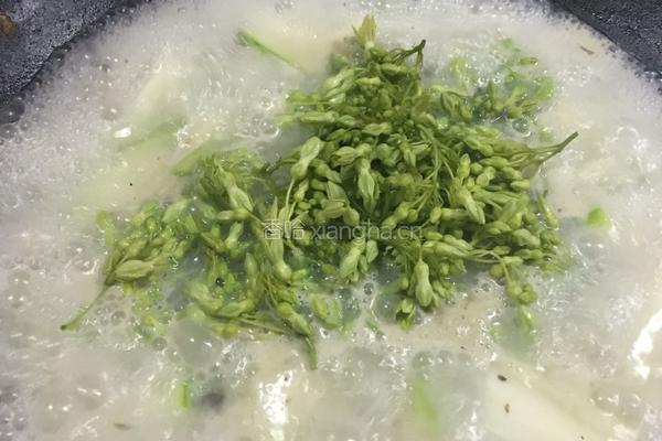 鱼尾节瓜夜兰花汤的做法图解9
