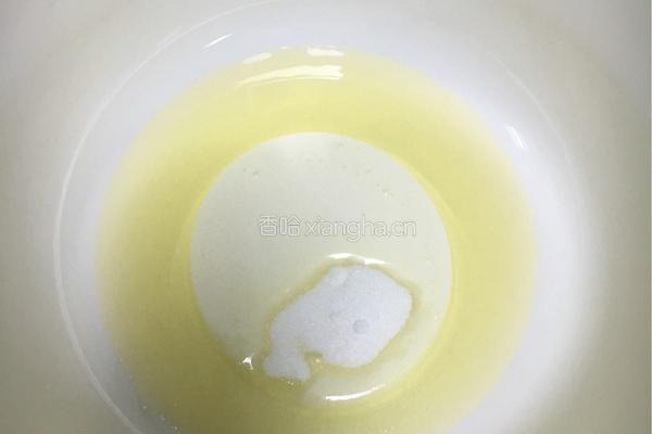 蔓越莓乳酪戚风蛋糕的做法图解2