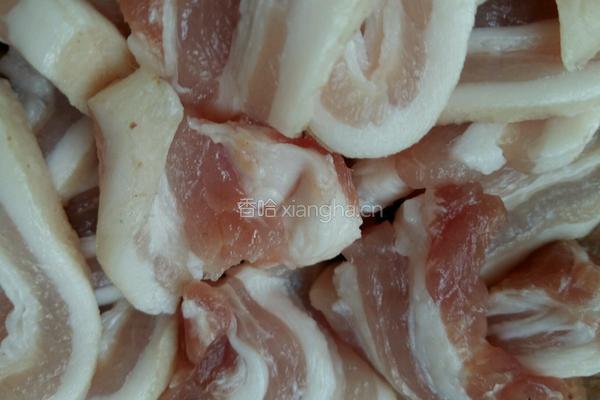 五花肉炒豆腐的做法图解1