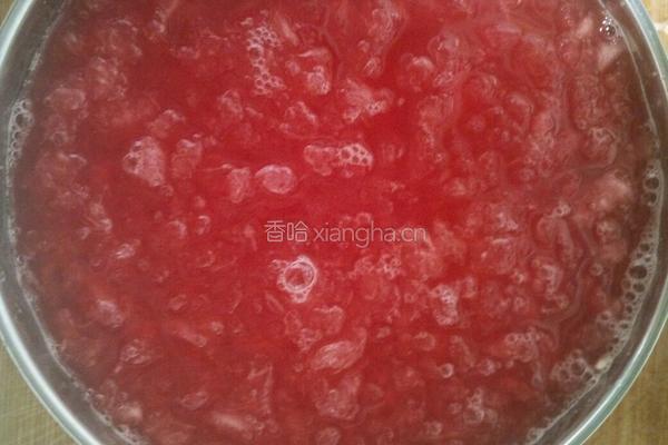 冰块西瓜汁的做法图解2