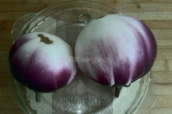 凉拌茄子的做法图解1