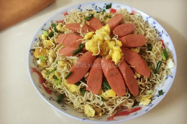 火腿鸡蛋炒面的做法图解9