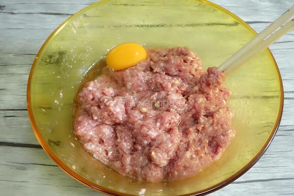 豇豆猪肉馅水饺的做法图解2